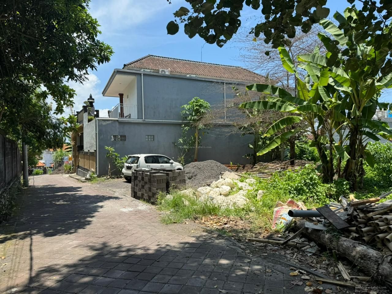 Tanah komersil pererenan