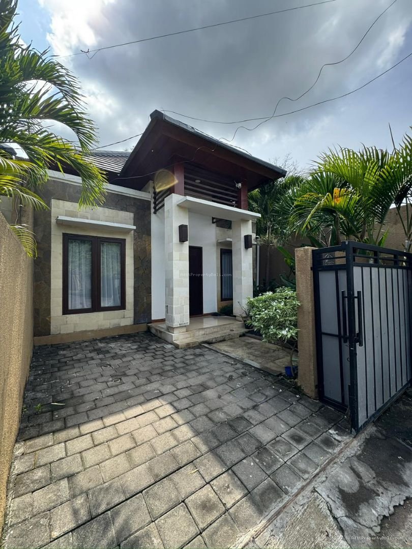 rumah taman giri