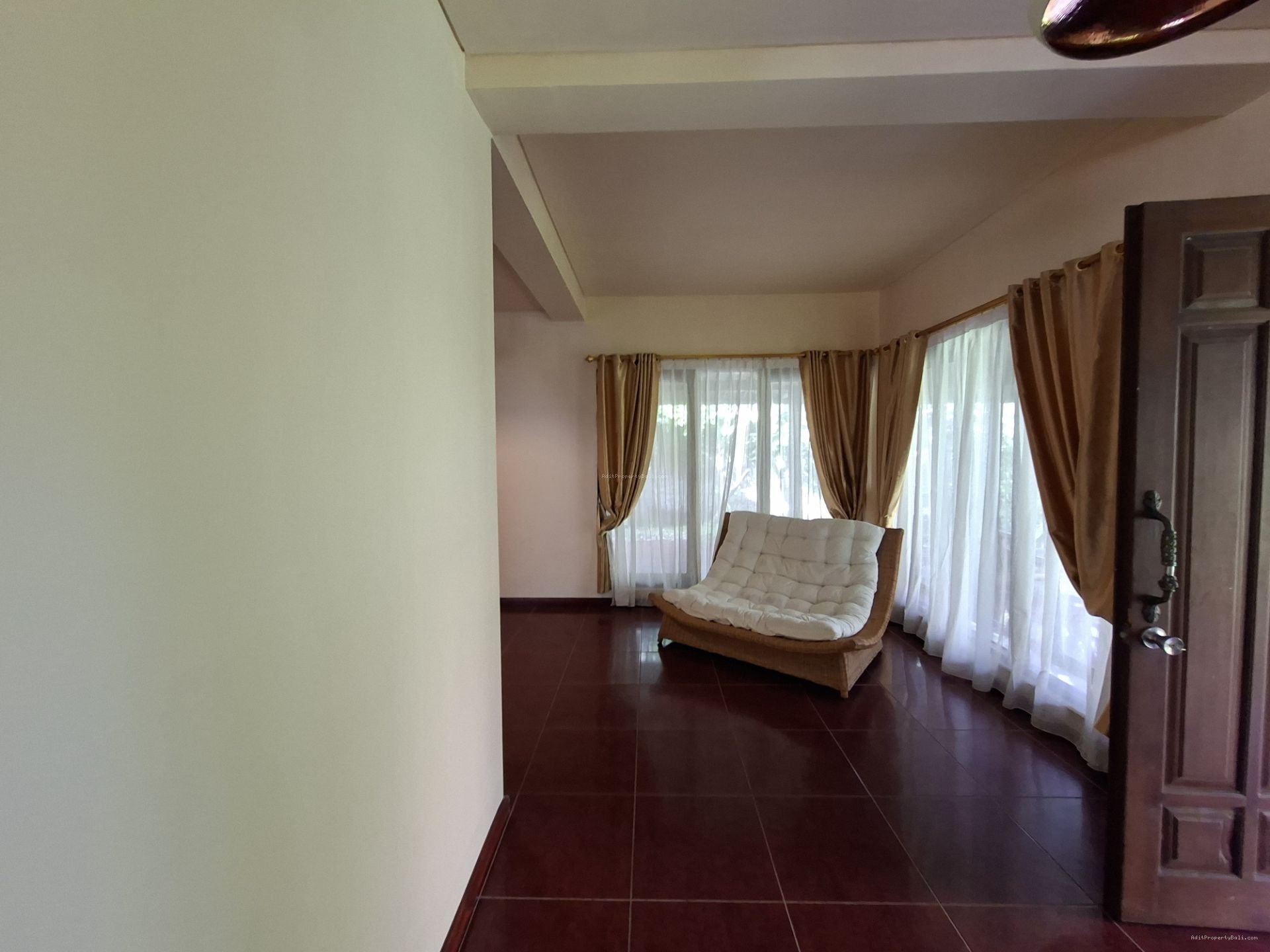 Traditional wooden villa balangan