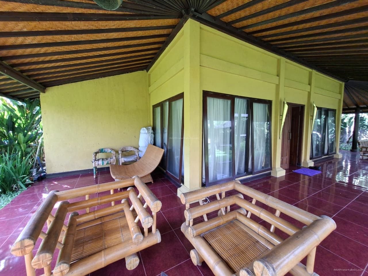 Traditional wooden villa balangan