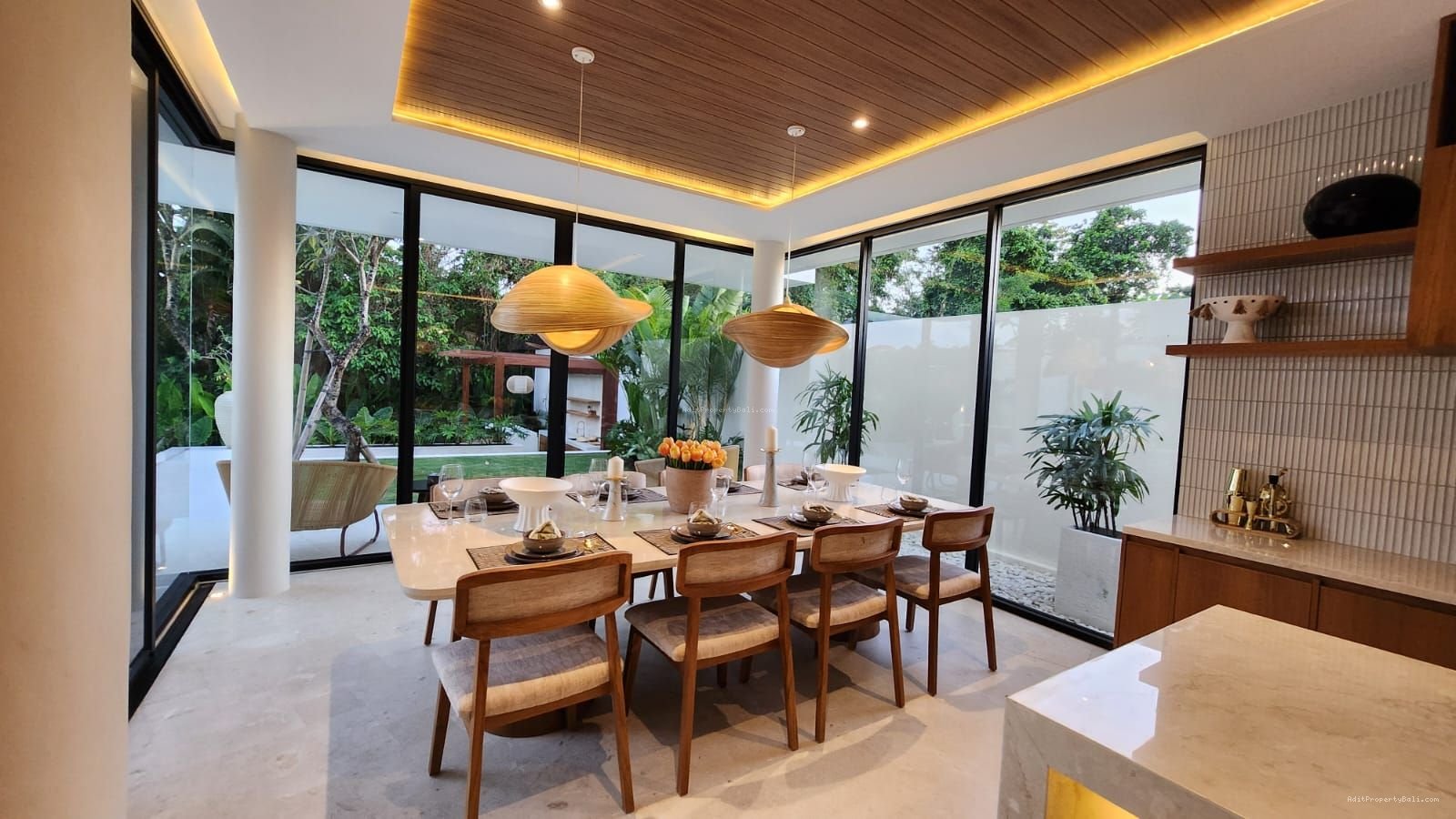 Luxury villa bumbak umalas