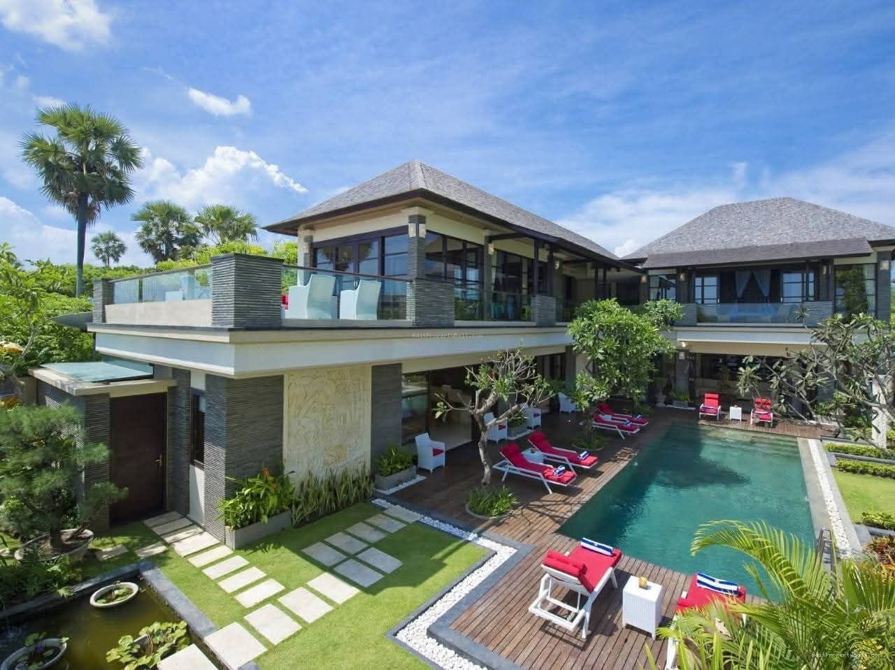 villa beach front seminyak