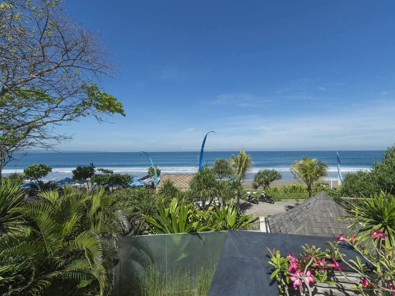 villa beach front seminyak
