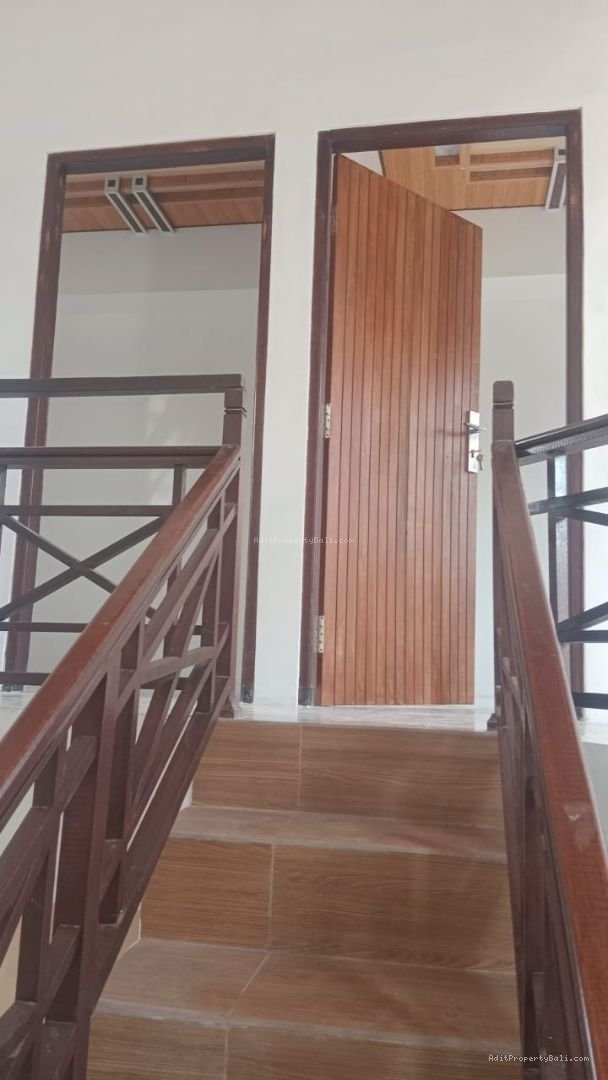 rumah lantai 2 dalung bali