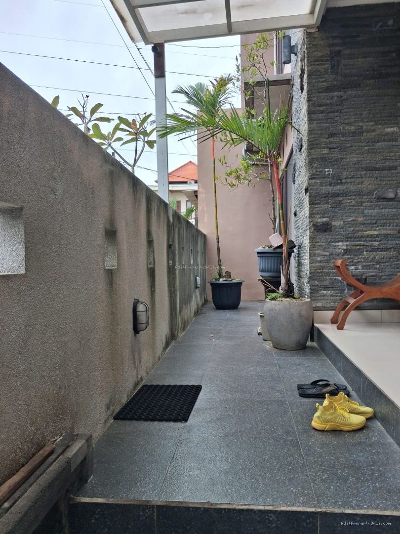 Rumah padangsambiann