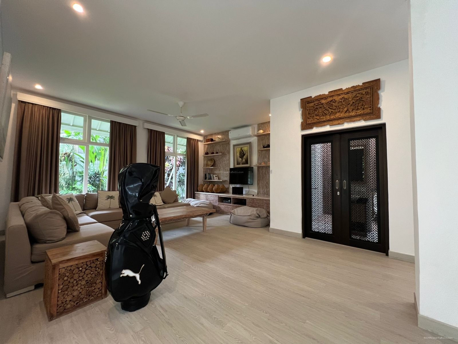 villa petitengett bali