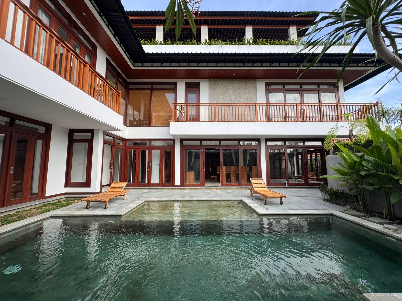 villa baru pererenann