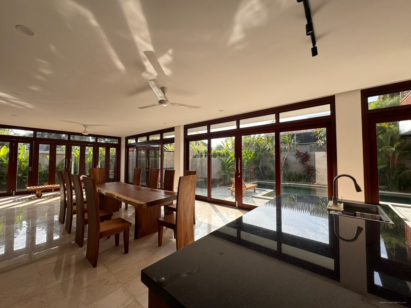 villa baru pererenann