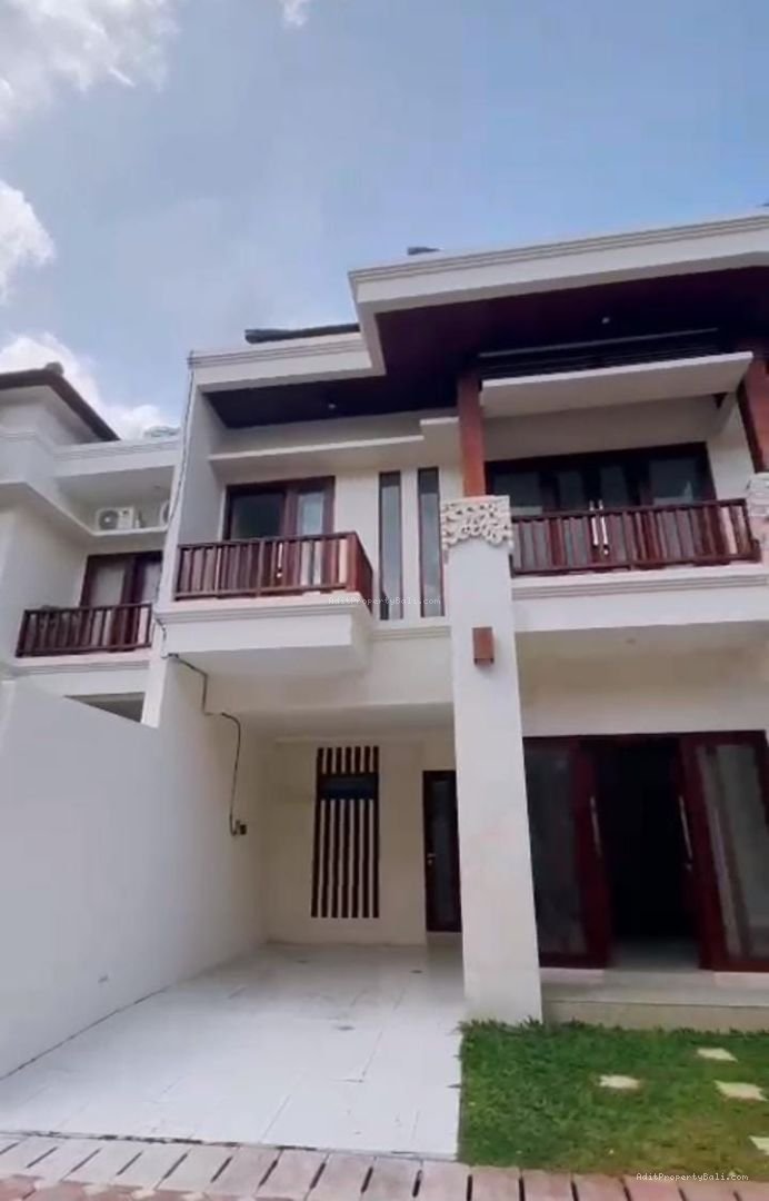 rumah semi villa renonn