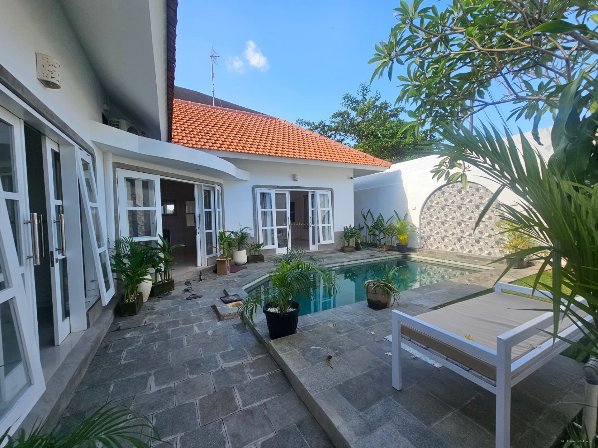 villa sewa brawa