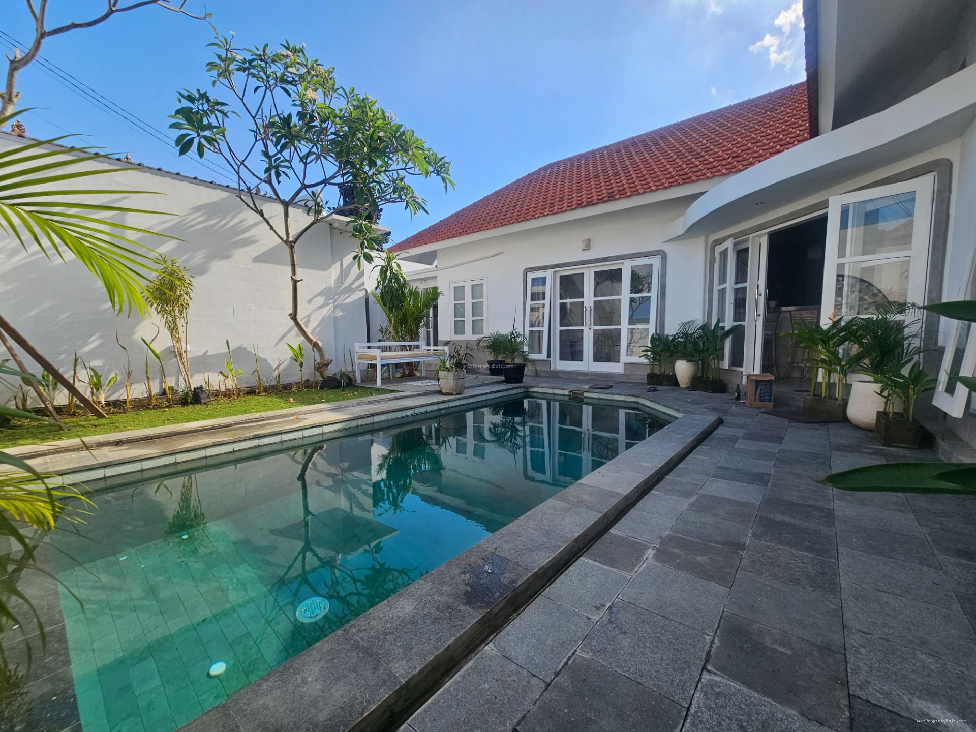 villa sewa brawa