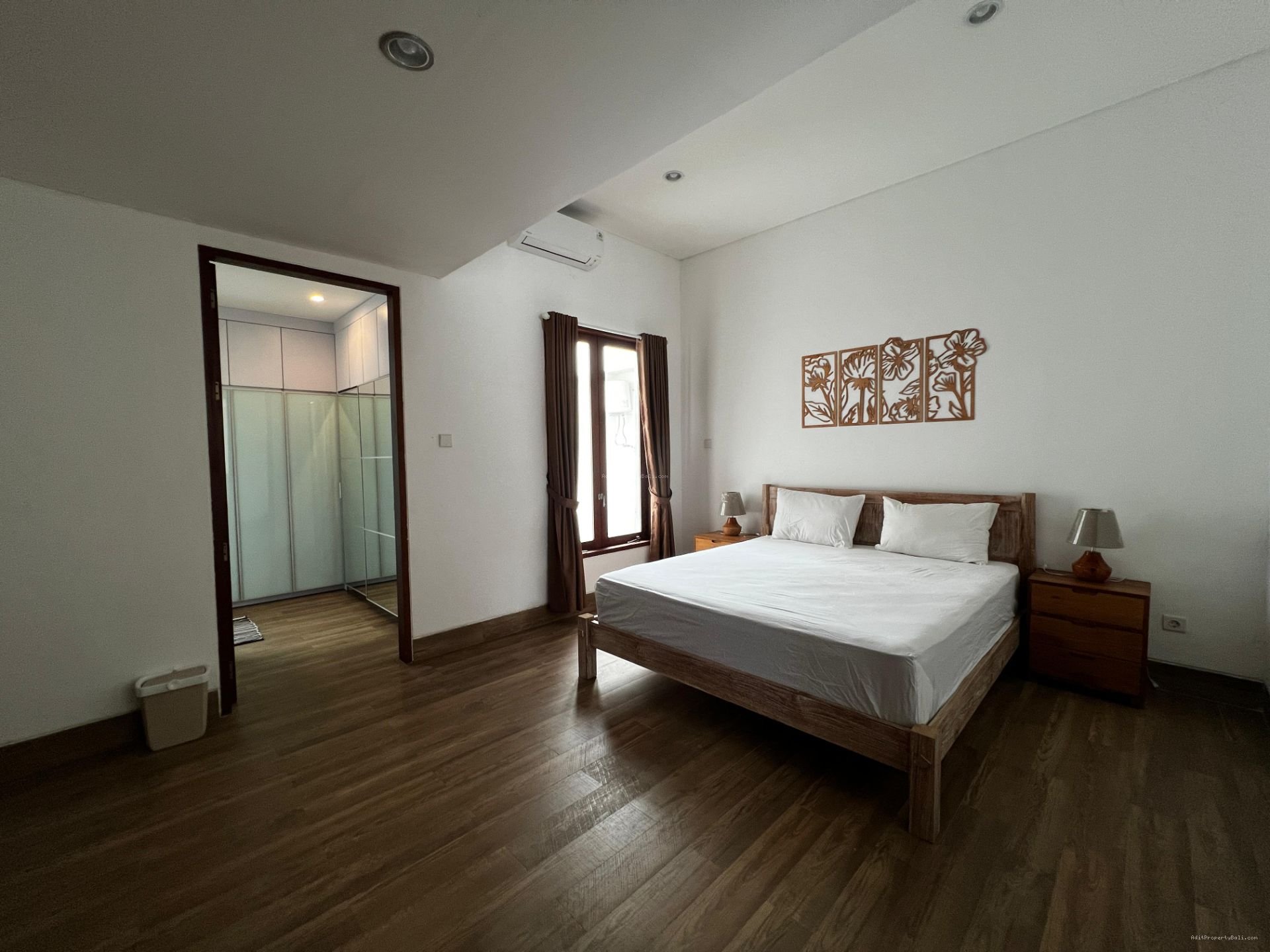 villa modern taman sari