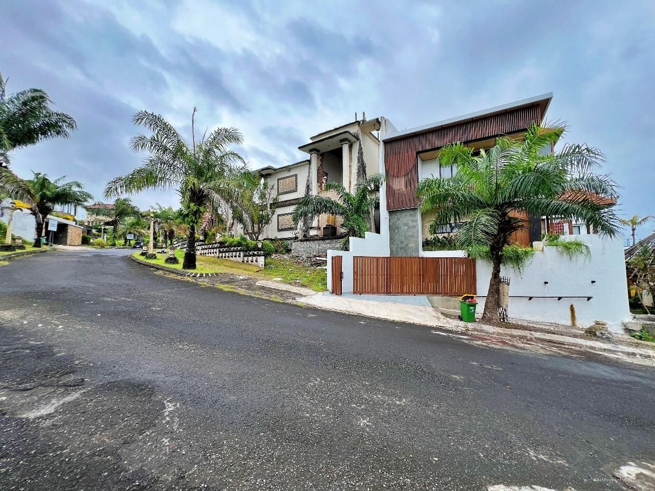 tanah nusa dua A