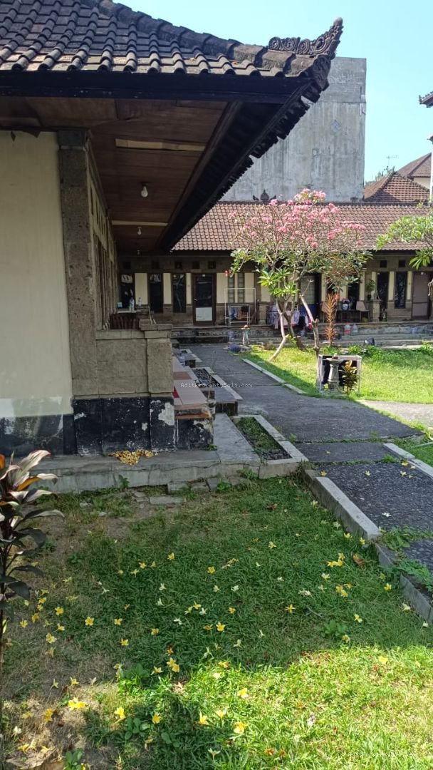 tanah mahendradata P