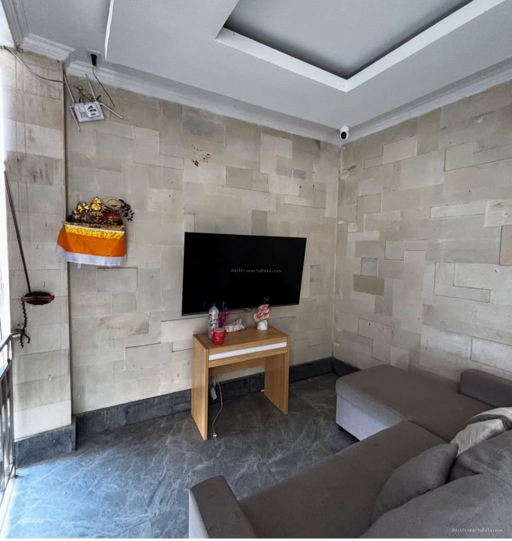 rumah lantai 3 pemogan