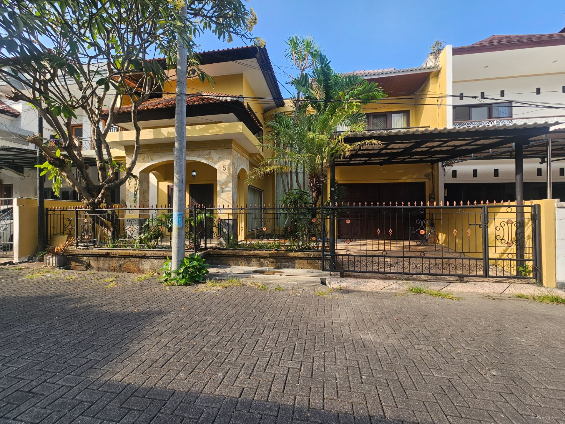 rumah renon dp