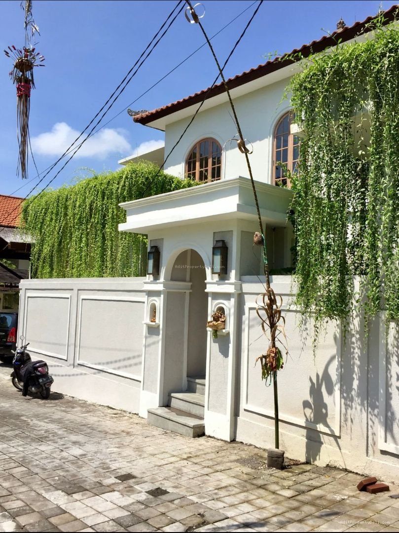 villa colonial style cangguu
